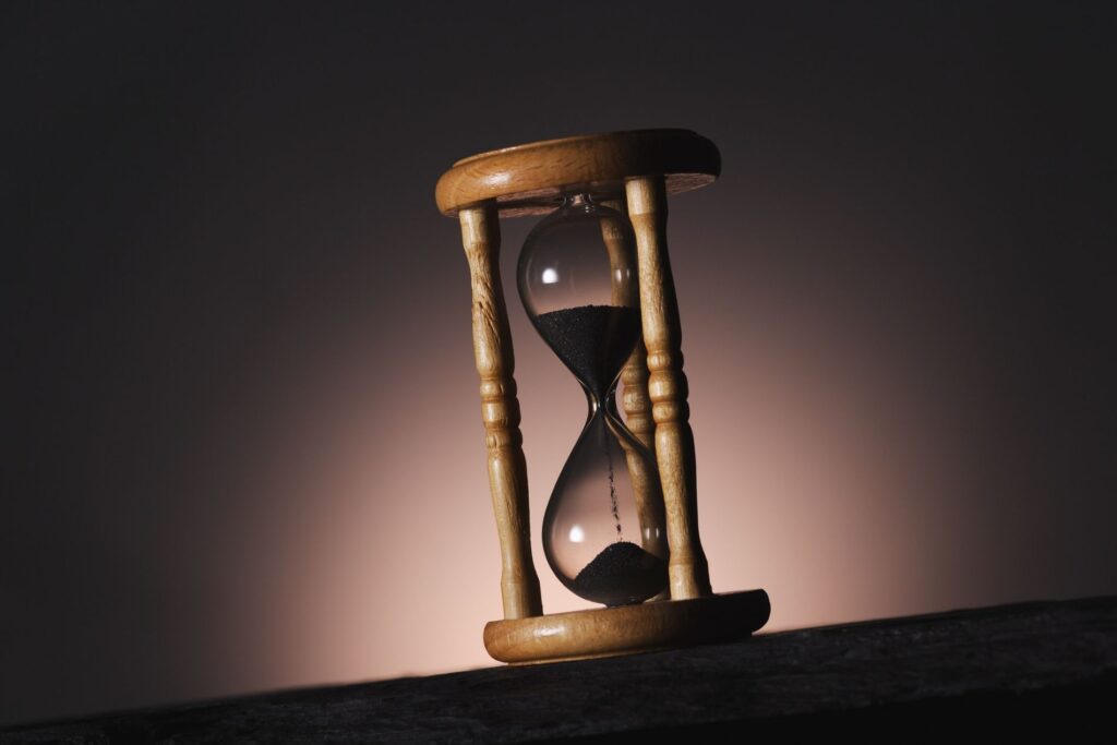 A sand timer counts down